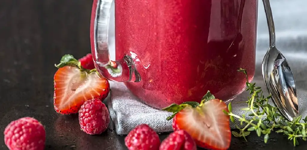 How to Make Juice From Frozen Fruit